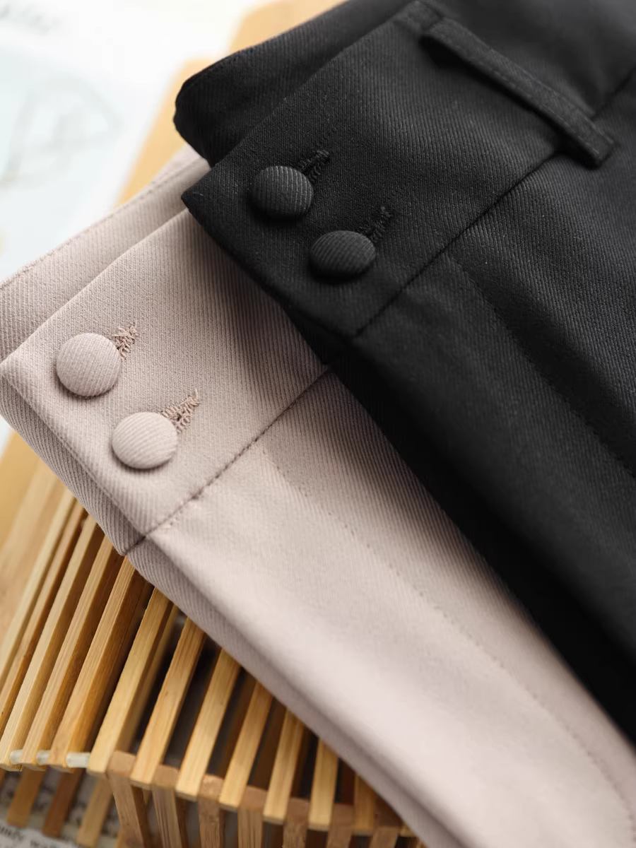 Giá đặc biệt tại xưởng! Che khuyết điểm và làm cho chân trông thẳng hơn! Hiệu ứng thon gọn khi đi làm, quần ống đứng hai khuy, quần âu nữ, mùa hè.