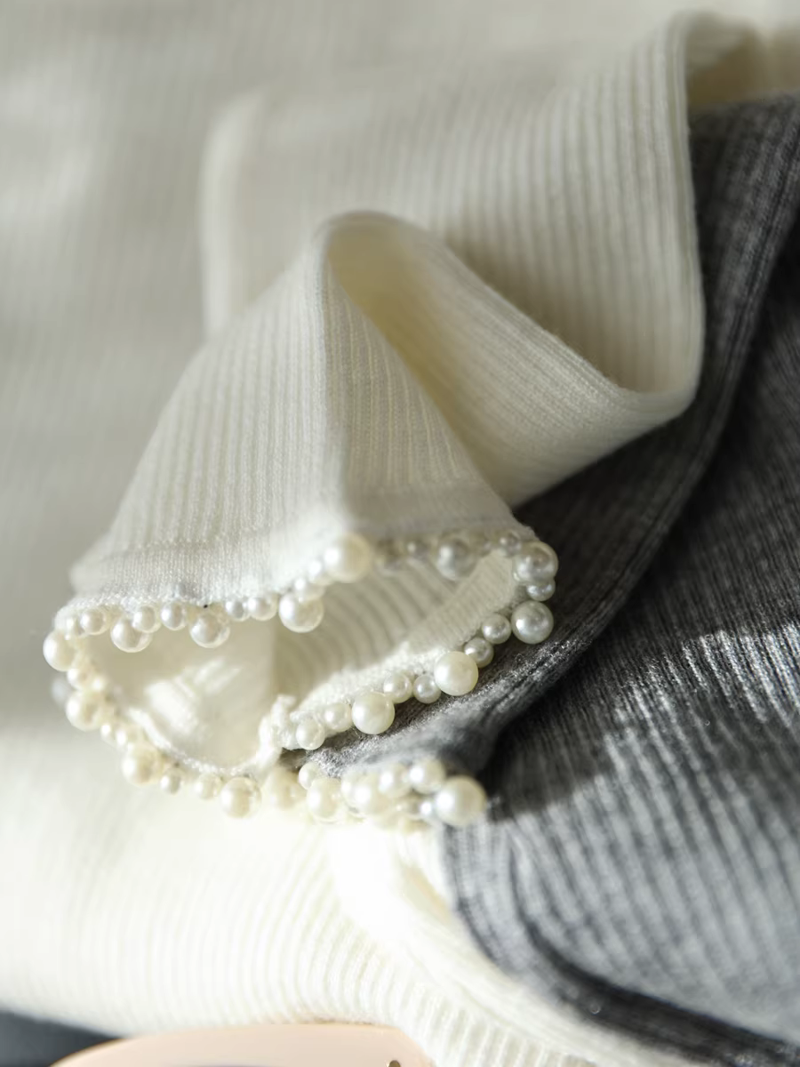 Siêu tinh tế! Áo len cổ tròn đính hạt thủ công với họa tiết gân, kiểu dáng ôm sát, áo dệt kim dài tay dành cho nữ vào mùa thu.