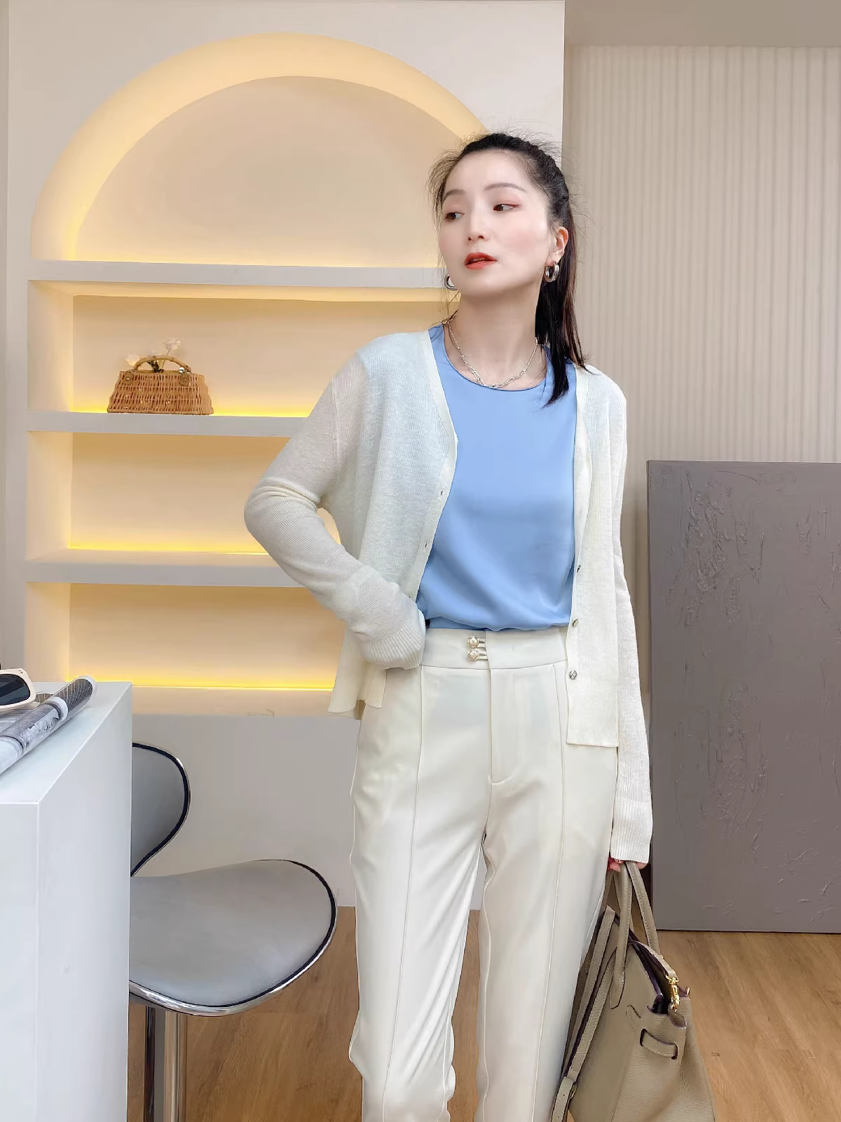 Số lượng ít! Nhà máy bị lỗ! Áo thun nữ tay ngắn cổ tròn đơn giản chất liệu lụa 19mm