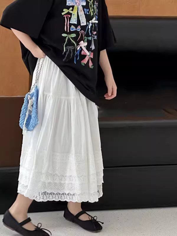 Váy trắng nửa thân cho bé gái, kiểu dáng đa năng, ren dài, thời trang 2025, quần áo trẻ em xuân hè, kiểu mới, hợp thời trang