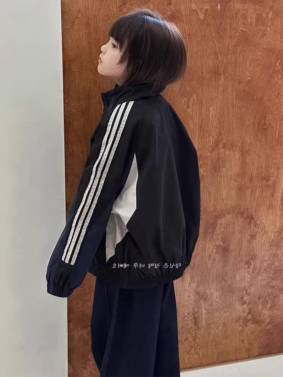 Áo khoác thể thao có cổ đứng, quần áo trẻ em mùa thu cho bé trai và bé gái, áo gió thời trang, áo dáng rộng hợp thời trang.