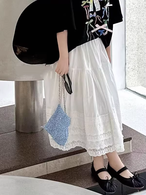 Váy trắng nửa thân cho bé gái, kiểu dáng đa năng, ren dài, thời trang 2025, quần áo trẻ em xuân hè, kiểu mới, hợp thời trang