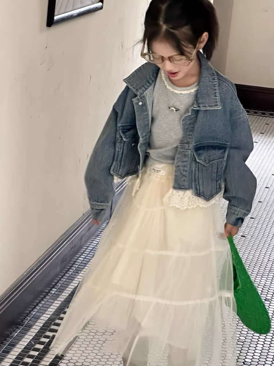 Áo khoác denim trẻ em nữ phối ren, mùa xuân thu 2025, áo khoác trẻ em tay dài, áo kiểu học sinh, kiểu ngắn thời trang