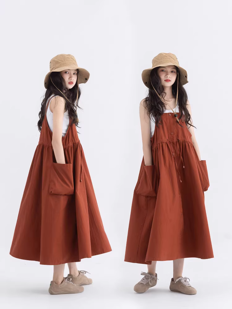 Váy bé gái hè 2025 kiểu mới, váy yếm công sở ngoài trời dành cho trẻ lớn, váy xếp ly công chúa dáng suông dài trung bình
