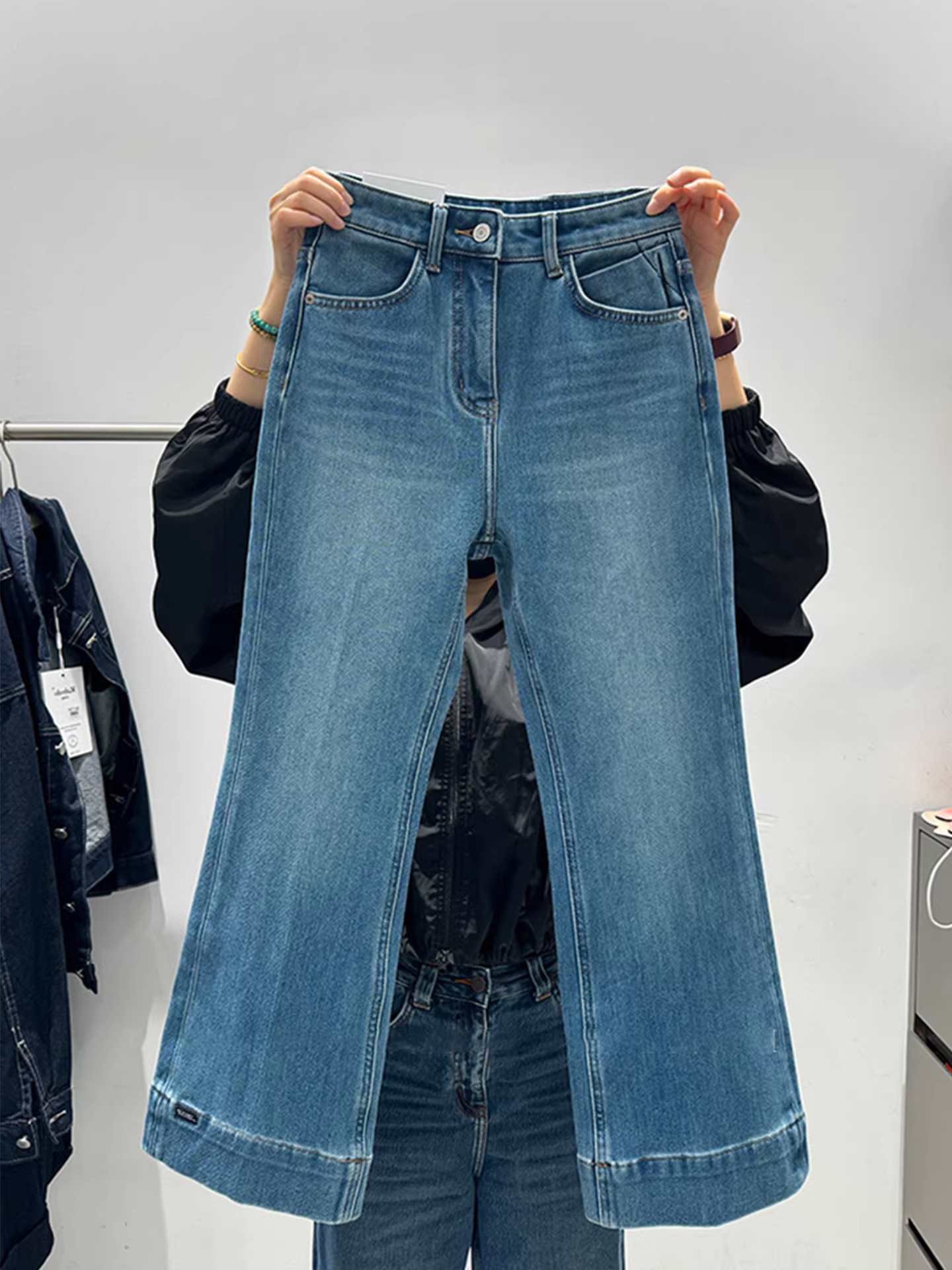 Quần ống loe nhung cao cấp mùa đông 2025 dành cho nữ, kiểu dáng Hàn Quốc, thời trang, đa năng, size nhỏ