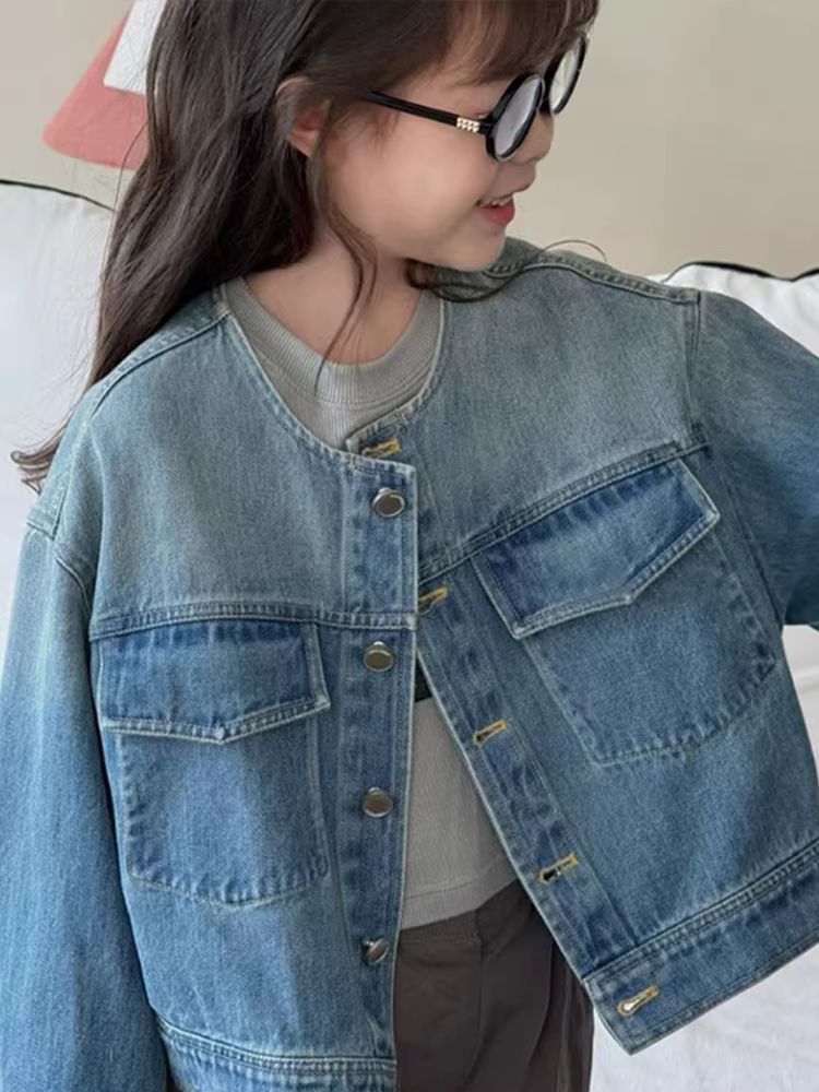 Áo khoác denim nữ 25 xuân thu quần áo trẻ em mới mùa xuân áo khoác cổ tròn đơn giản phong cách Hàn Quốc áo thường ngày hợp thời trang