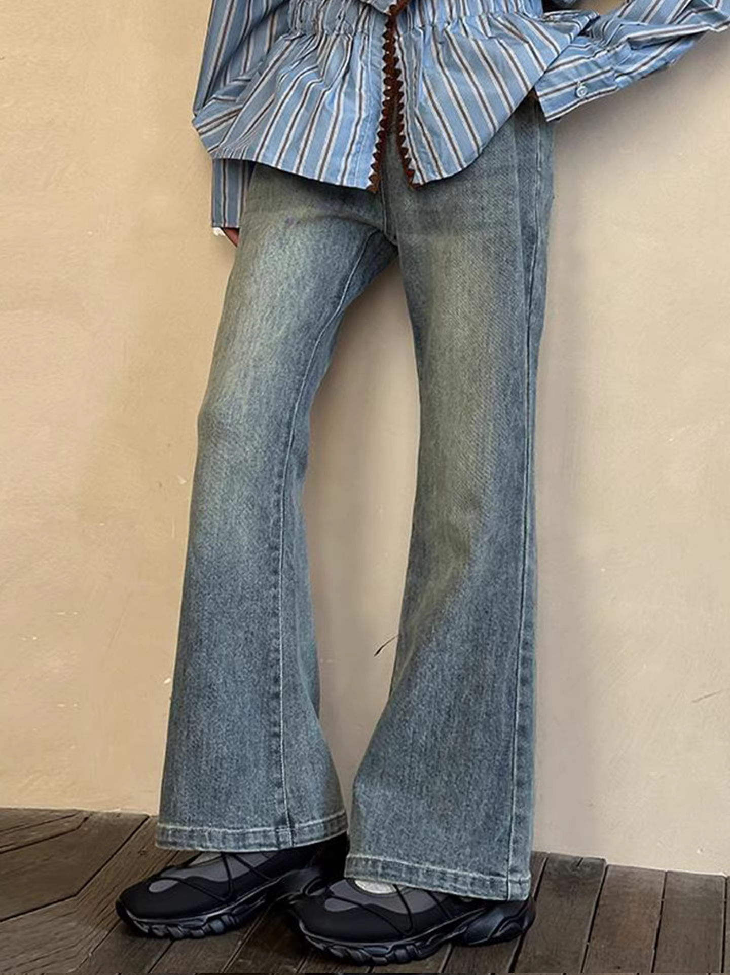 Quần jean ống loe lót lông cừu cho bé gái trong mùa thu đông, quần áo trẻ em dáng thẳng rộng, dày dặn, quần ống rộng đa năng giúp bạn trông thon gọn và cao hơn.