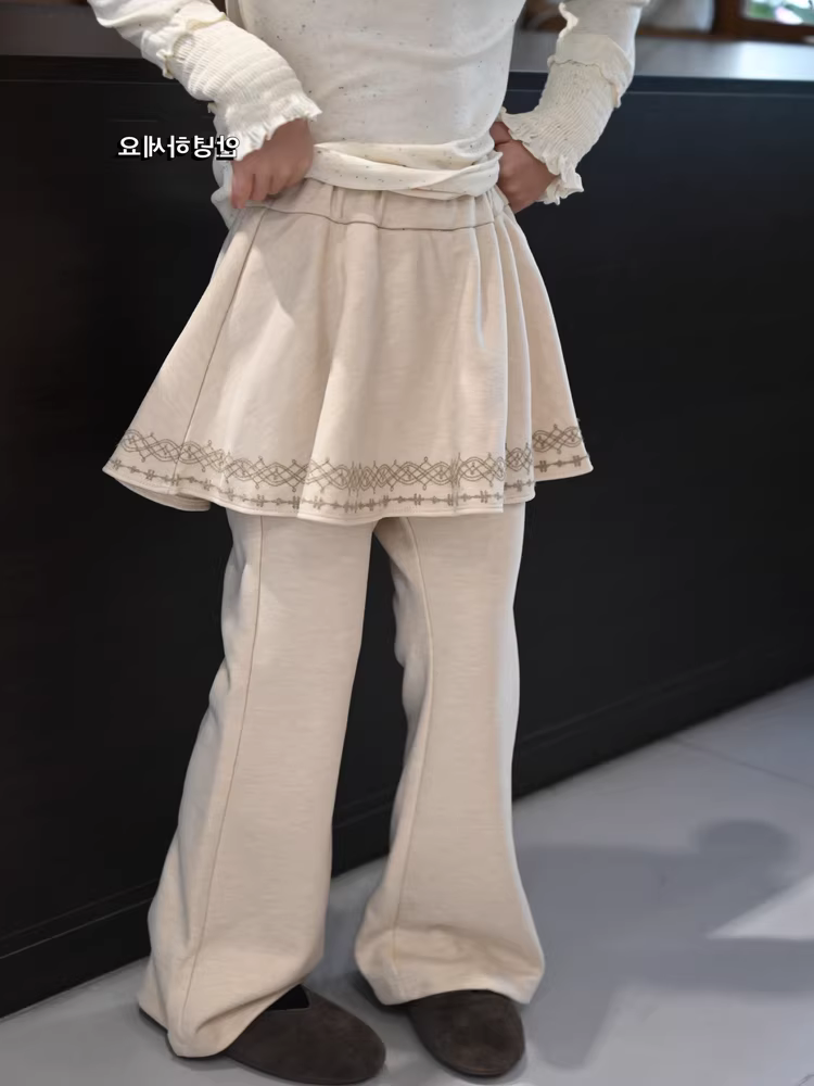 Quần ống loe thường ngày cho bé gái, quần thể thao, quần thể thao, quần áo trẻ em, mùa thu, viền loe, giảm béo, sành điệu, ống thẳng, đa năng, hợp thời trang