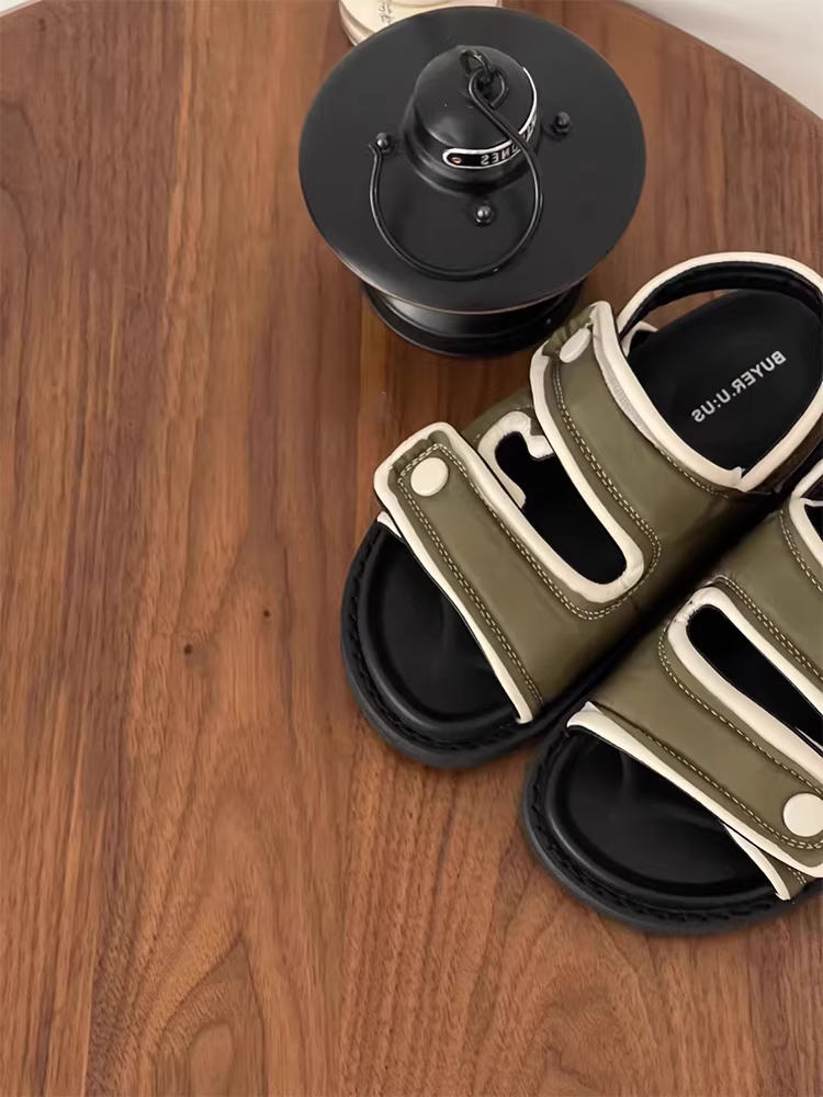 Dép trẻ em đế mềm, chống trơn trượt, nhẹ, mẫu hè 2025 mới dành cho bé trai và bé gái, dép thể thao đi biển thương hiệu thời thượng.