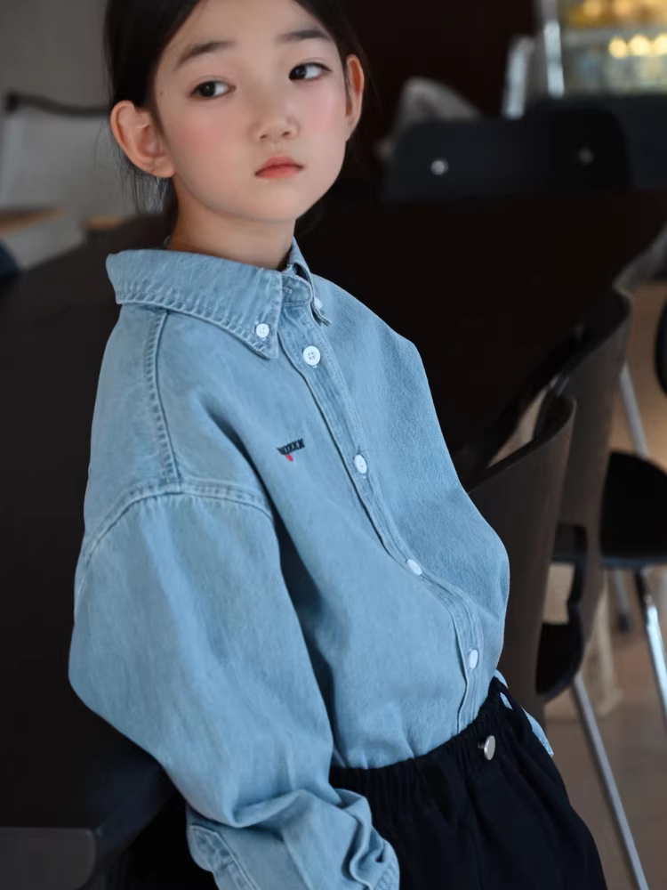 Áo khoác denim dài tay cho bé gái Áo khoác dài tay mùa thu cho trẻ em Áo khoác dáng rộng đa năng Áo sơ mi thông thường Áo bé trai Quần áo trẻ em