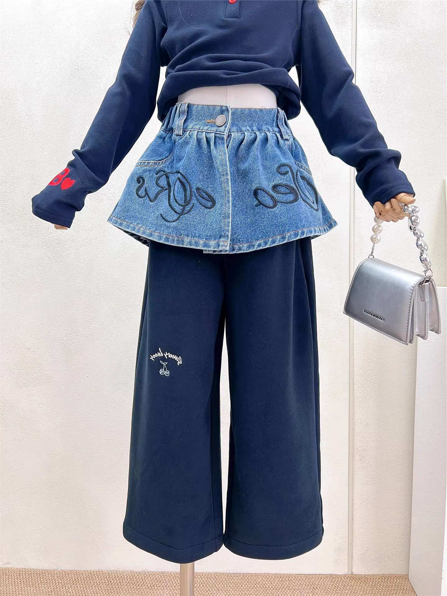 Quần áo trẻ em thu đông bé gái phong cách Hàn Quốc váy denim quần ống đứng quần thể thao lót lông trẻ em quần dài thường ngày quần ống rộng thời trang