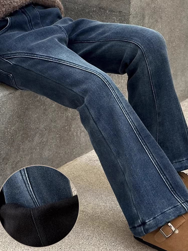 Quần jeans kiểu Hàn Quốc cho trẻ lớn, kiểu mới mùa đông 2025, quần lót lông cừu, quần ống loe lưng cao co giãn cho bé gái, kiểu dáng thời thượng.