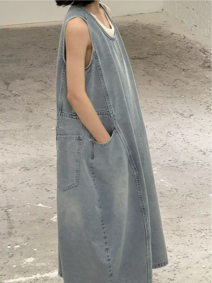 Váy denim không tay dành cho nữ váy dài có dây đeo váy dài 25 xuân hè dáng rộng giản dị hợp thời trang đa năng dành cho trẻ lớn và phù hợp giữa cha mẹ và con cái