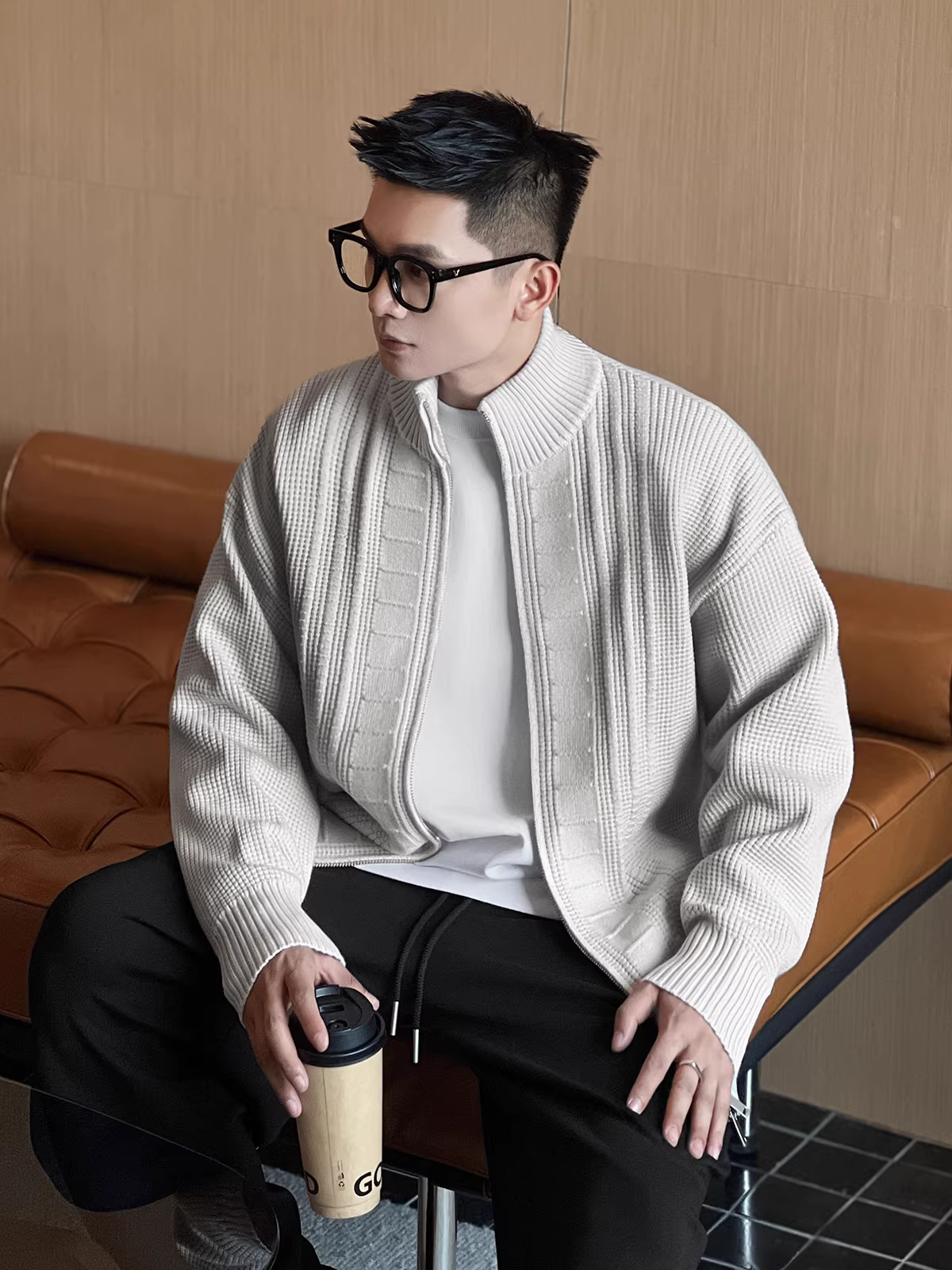 Số 22 mặc áo len cardigan có họa tiết bánh quế dành cho nam, áo khoác dệt kim ấm áp phong cách lười biếng cho mùa thu đông.