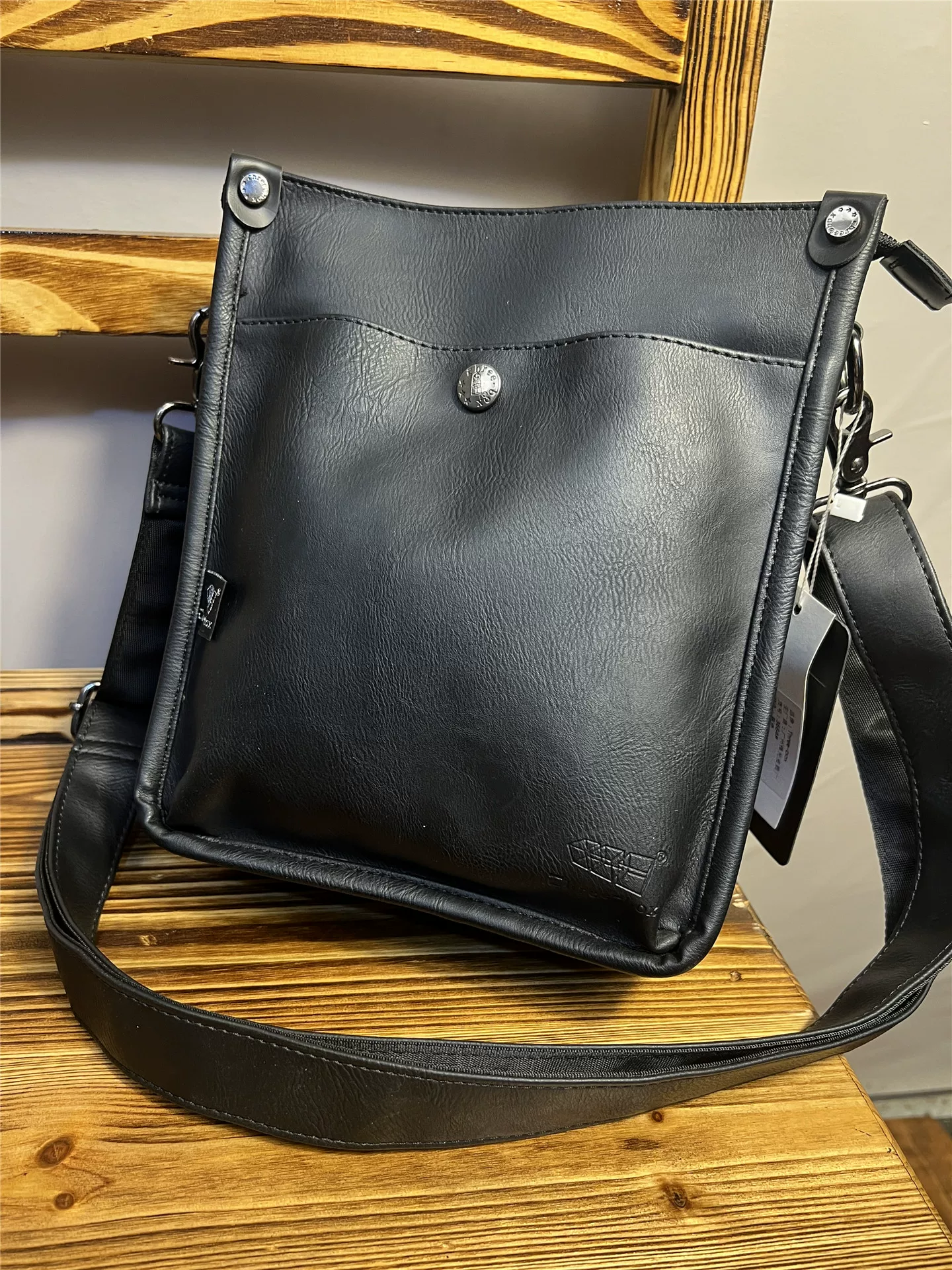 Túi đeo chéo thiết kế độc đáo dành cho nam giới, túi đeo vai bằng da mềm phong cách Nhật Bản dành cho nam và nữ trẻ, ba lô đi làm dọc theo chiều dọc.