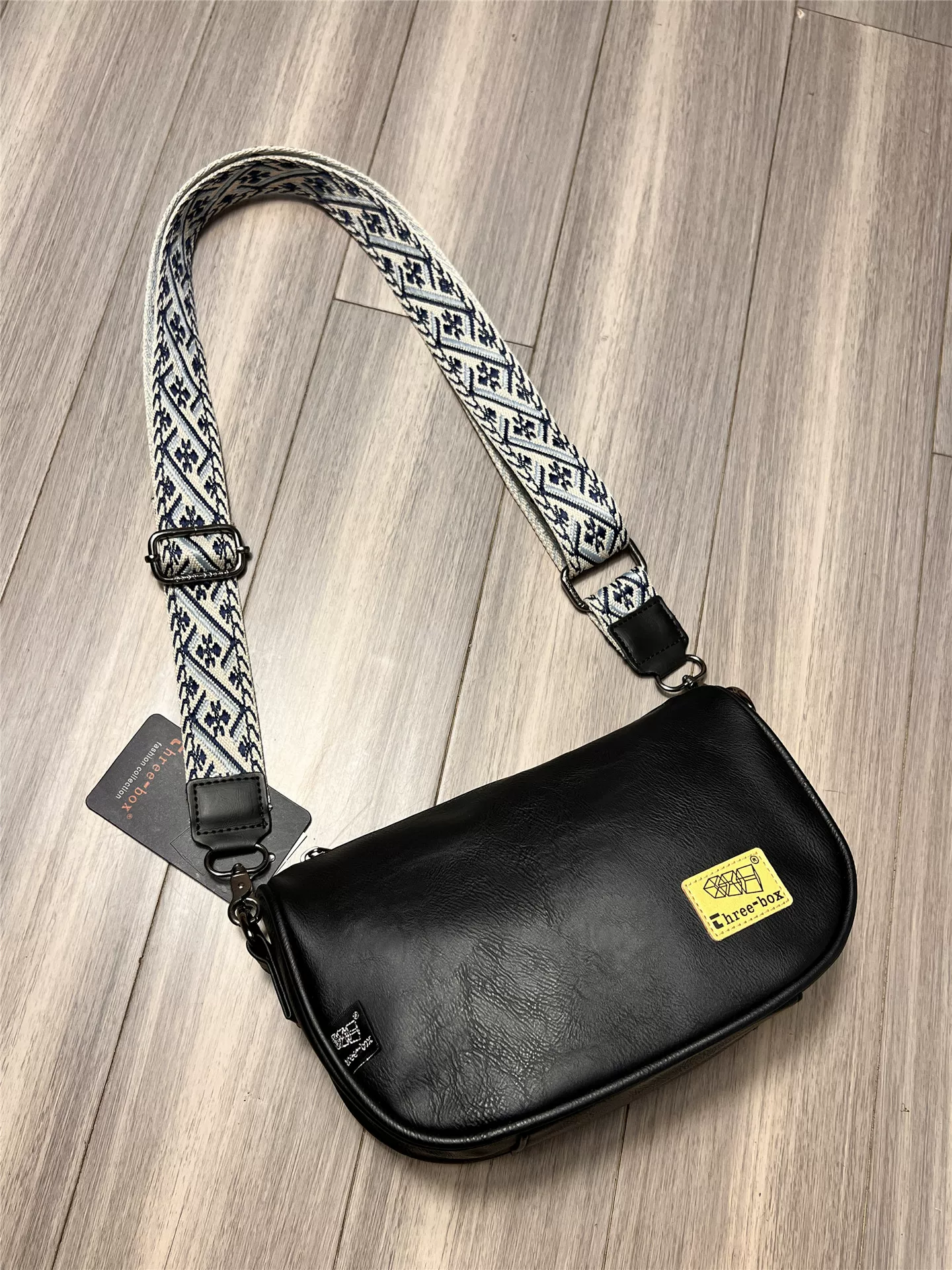 Túi đeo chéo thời trang 2025 kiểu dây ruy băng, túi đeo vai ngoài trời, túi yên ngựa thời trang đơn giản nhỏ gọn, túi nam