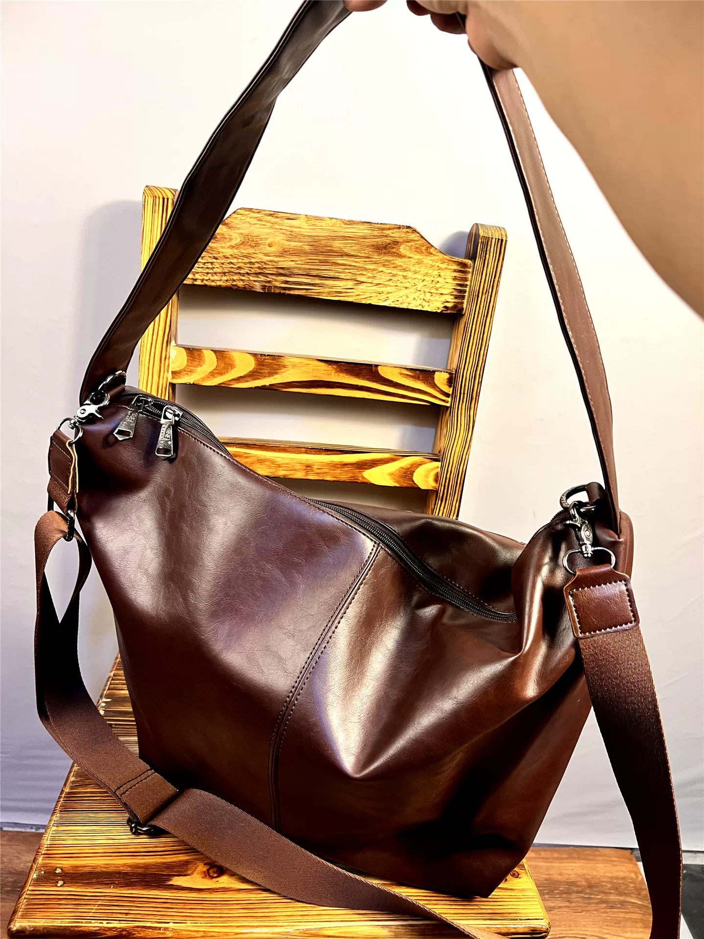 Túi đeo chéo nam thời trang 2025, túi du lịch ngắn ngày ngoài trời, túi đeo vai đơn giản, dung tích lớn, kiểu dáng hiện đại