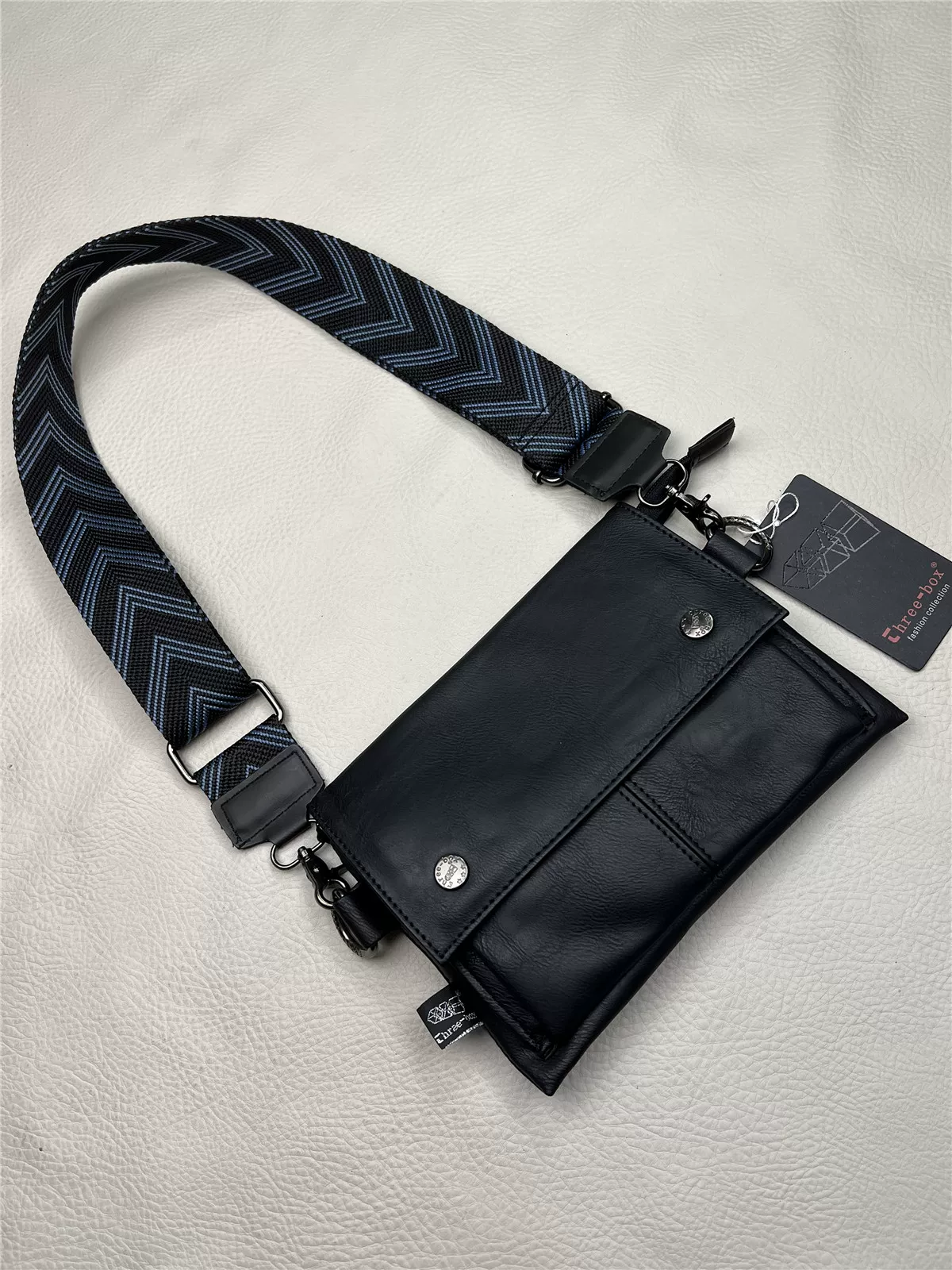 Túi đeo vai nam thông thường của Threebox Túi đeo chéo ngoài trời kiểu Nhật Bản và Hàn Quốc Túi nhỏ thể thao thời trang đầy màu sắc Túi nhỏ thể thao