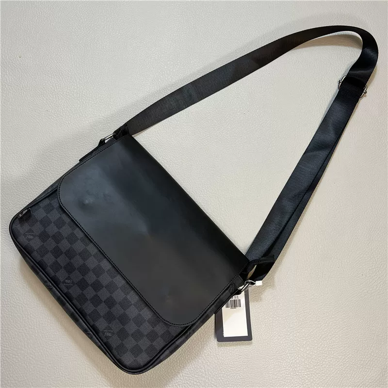 Túi đeo vai nam thời thượng 2025, túi đeo chéo kẻ caro thời trang, túi đeo chéo kiểu Nhật Bản và Hàn Quốc, phong cách giản dị, kiểu dáng xe máy