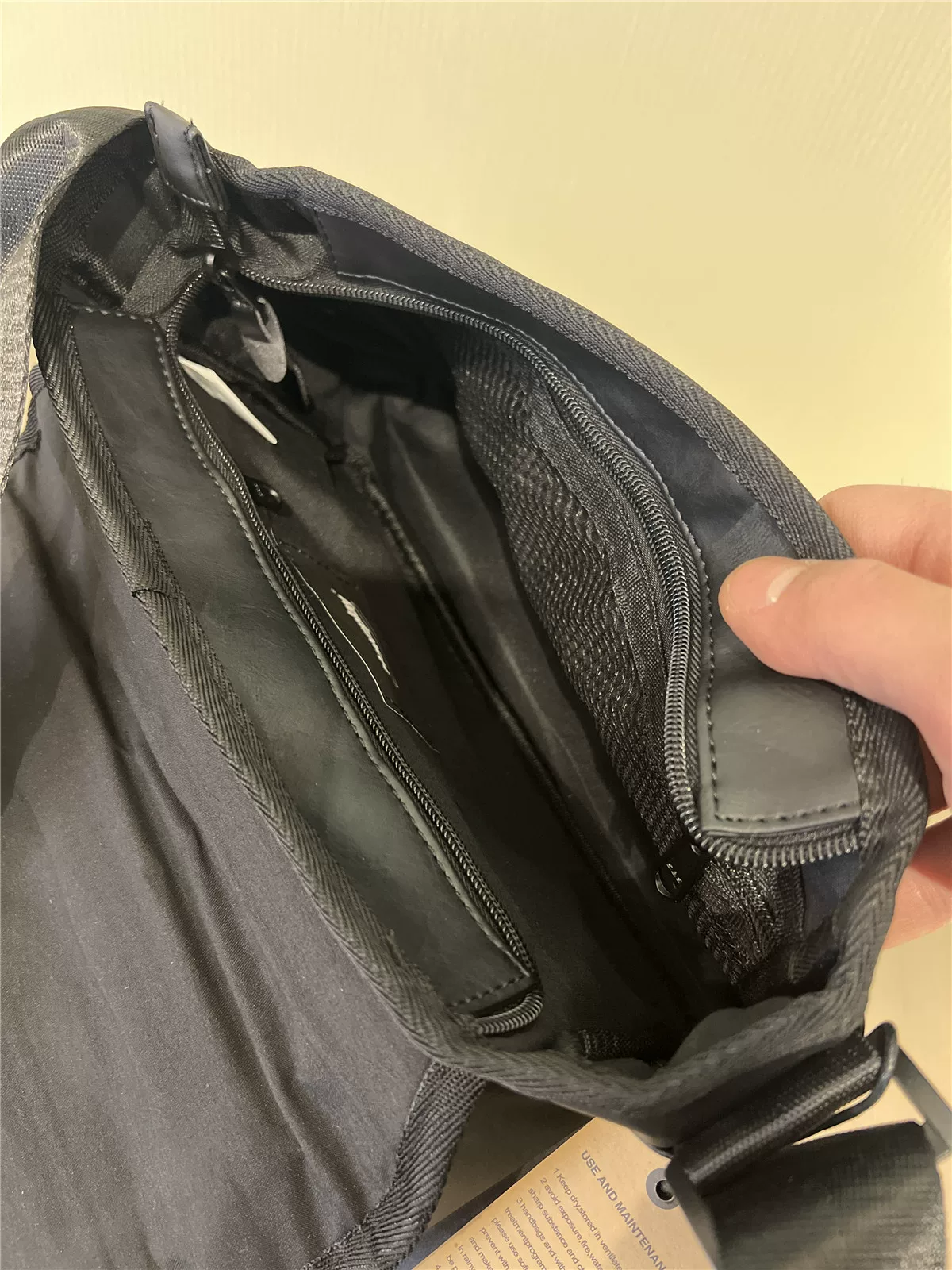 Túi đeo vai nam Howplay chất liệu da thật thông thường Túi xách nam Nhật Bản và Hàn Quốc ba lô thời trang có nắp lật túi đeo chéo thương hiệu hợp thời trang