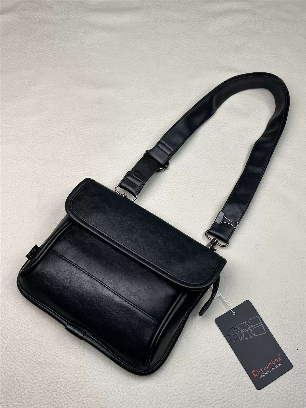 Túi đeo chéo nam ba ngăn của Nhật Bản và Hàn Quốc, túi đeo vai bằng da mềm có nắp lật, ba lô thời trang thể thao, túi nhỏ thông thường dành cho nam