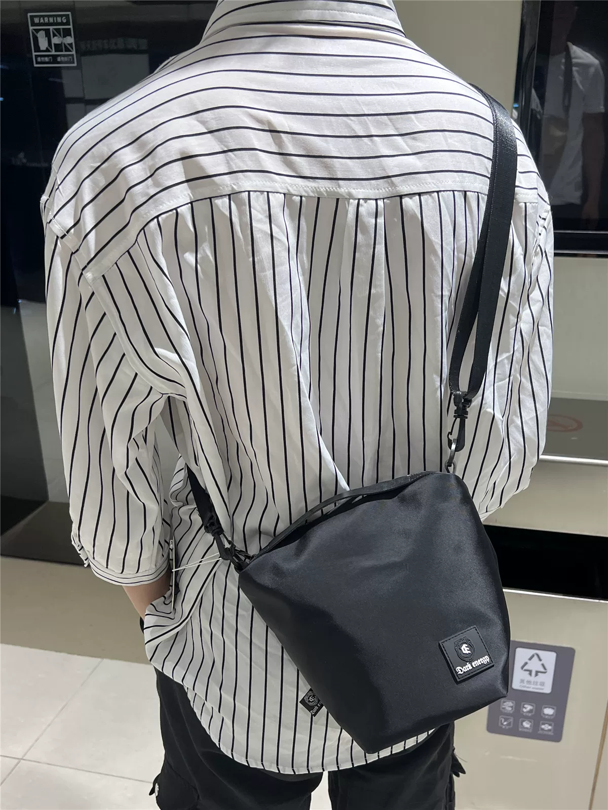 Túi đeo chéo nam thời trang hè 2024, chất liệu nylon nhẹ, kiểu dáng hiện đại, túi đựng máy ảnh phong cách Nhật Bản, chống nước, unisex, dùng được cho thể thao