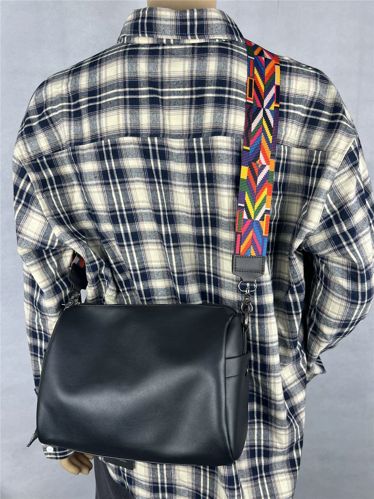 Túi đeo vai đơn phong cách Hàn Quốc và Nhật Bản hợp thời trang, thiết kế đơn giản, túi đeo chéo nam thanh niên, túi học sinh unisex, ba lô đựng máy tính bảng bằng da mềm.