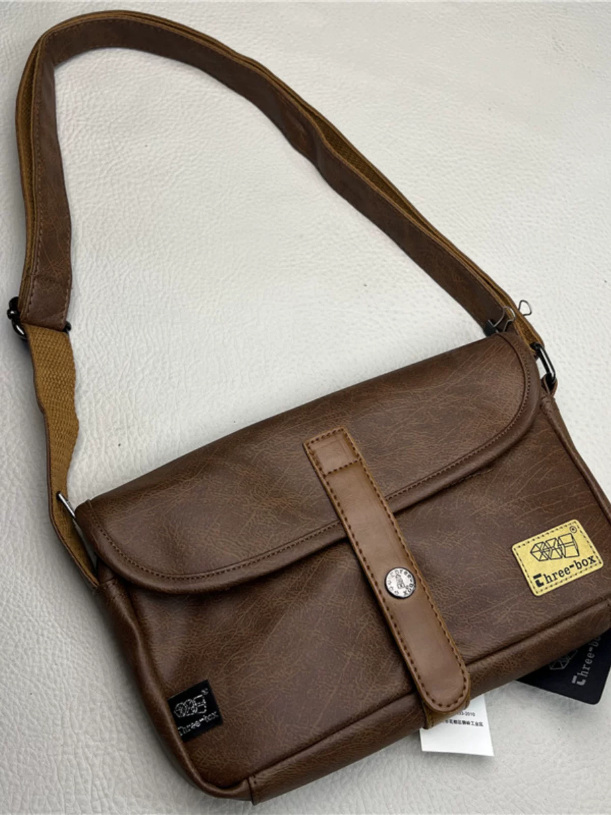 Túi đeo vai nam mới của Threebox, túi đeo chéo nhỏ phong cách Hàn Quốc hợp thời trang Trung Quốc, ba lô đựng điện thoại có khóa kiểu Nhật dành cho nữ