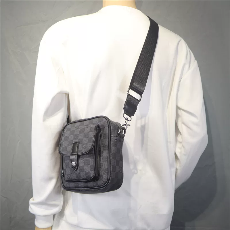 Túi đeo chéo nam mini thời trang 2024, kiểu dáng đơn giản, kẻ caro nhỏ, túi nhỏ thời thượng, túi đeo vai nam họa tiết caro