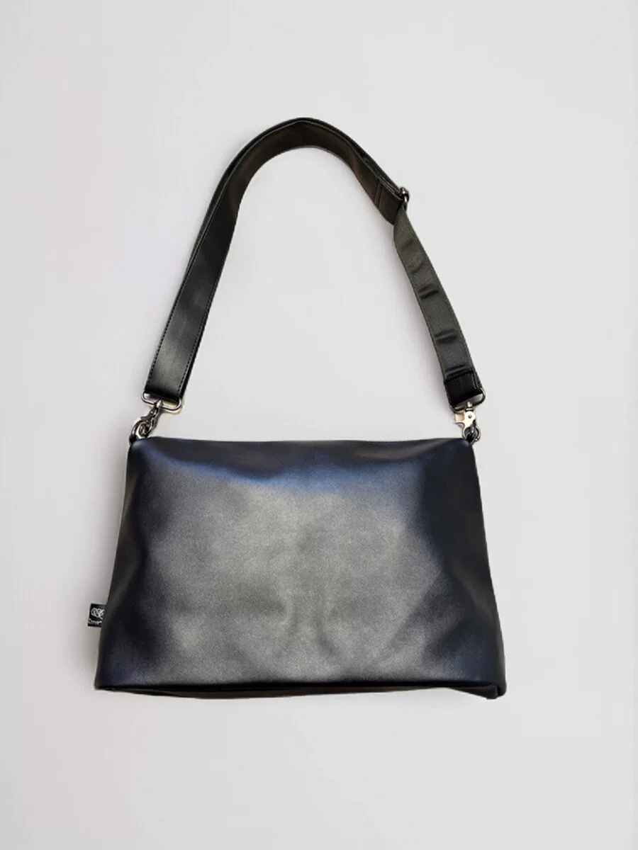 Túi nam thời thượng Three-Box 2025, túi đeo chéo đơn giản nhưng sang trọng với thiết kế độc đáo.