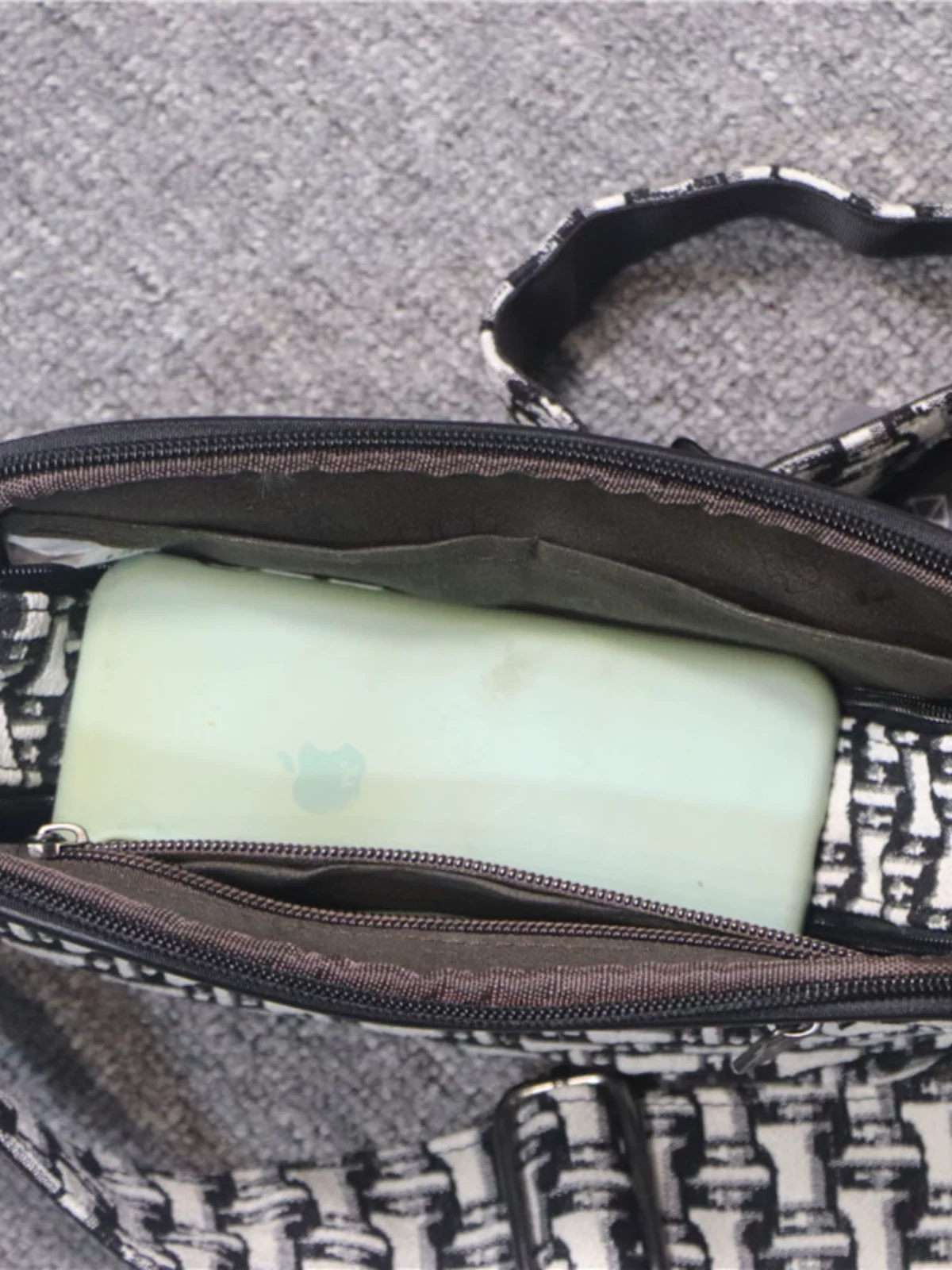 Threebox hợp thời trang thương hiệu thời trang nam vải kẻ sọc túi nhỏ thời trang phong cách Nhật Bản unisex đeo vai túi đeo chéo điện thoại