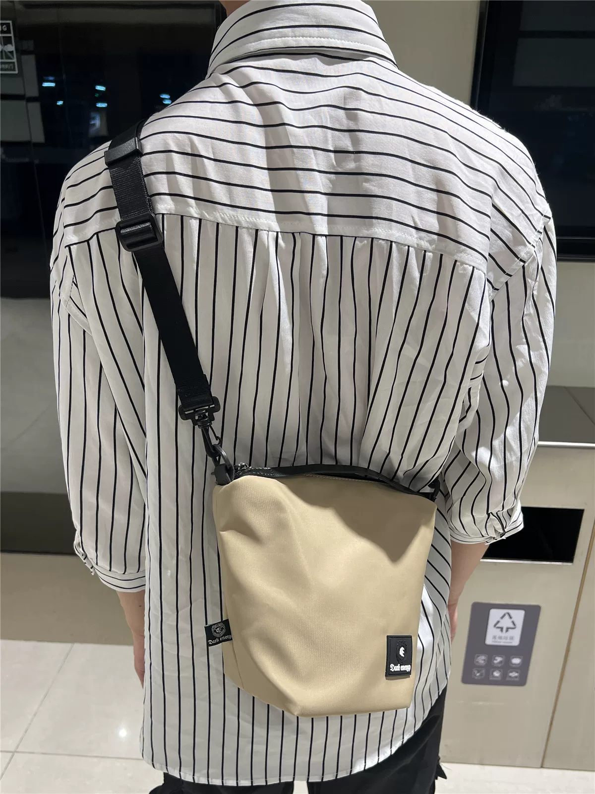 Túi đeo chéo nam thời trang hè 2024, chất liệu nylon nhẹ, kiểu dáng hiện đại, túi đựng máy ảnh phong cách Nhật Bản, chống nước, unisex, dùng được cho thể thao