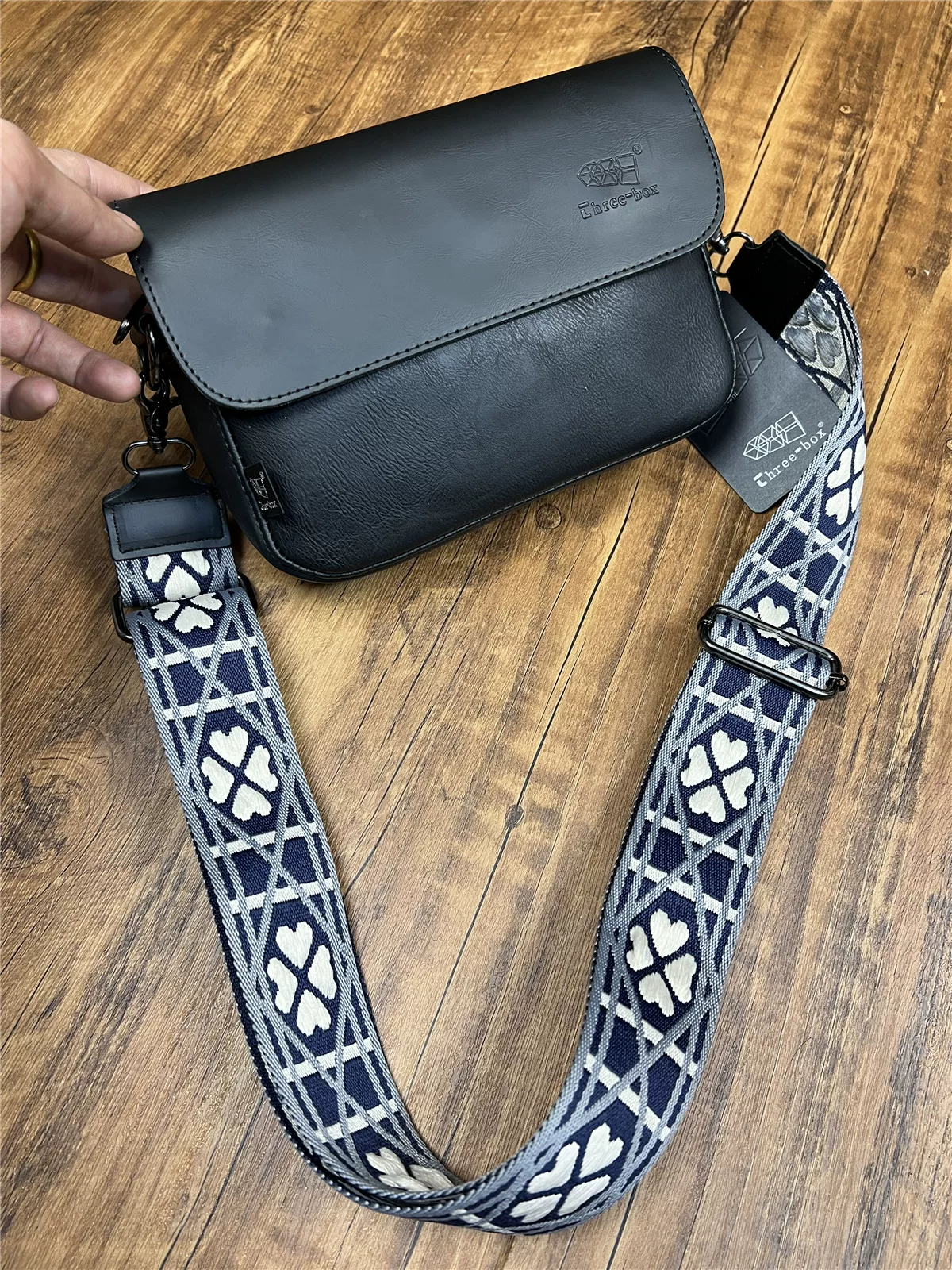 Túi đeo vai nam thời thượng 2025, túi đeo chéo phong cách quốc dân, túi da mềm đơn giản unisex dành cho sinh viên