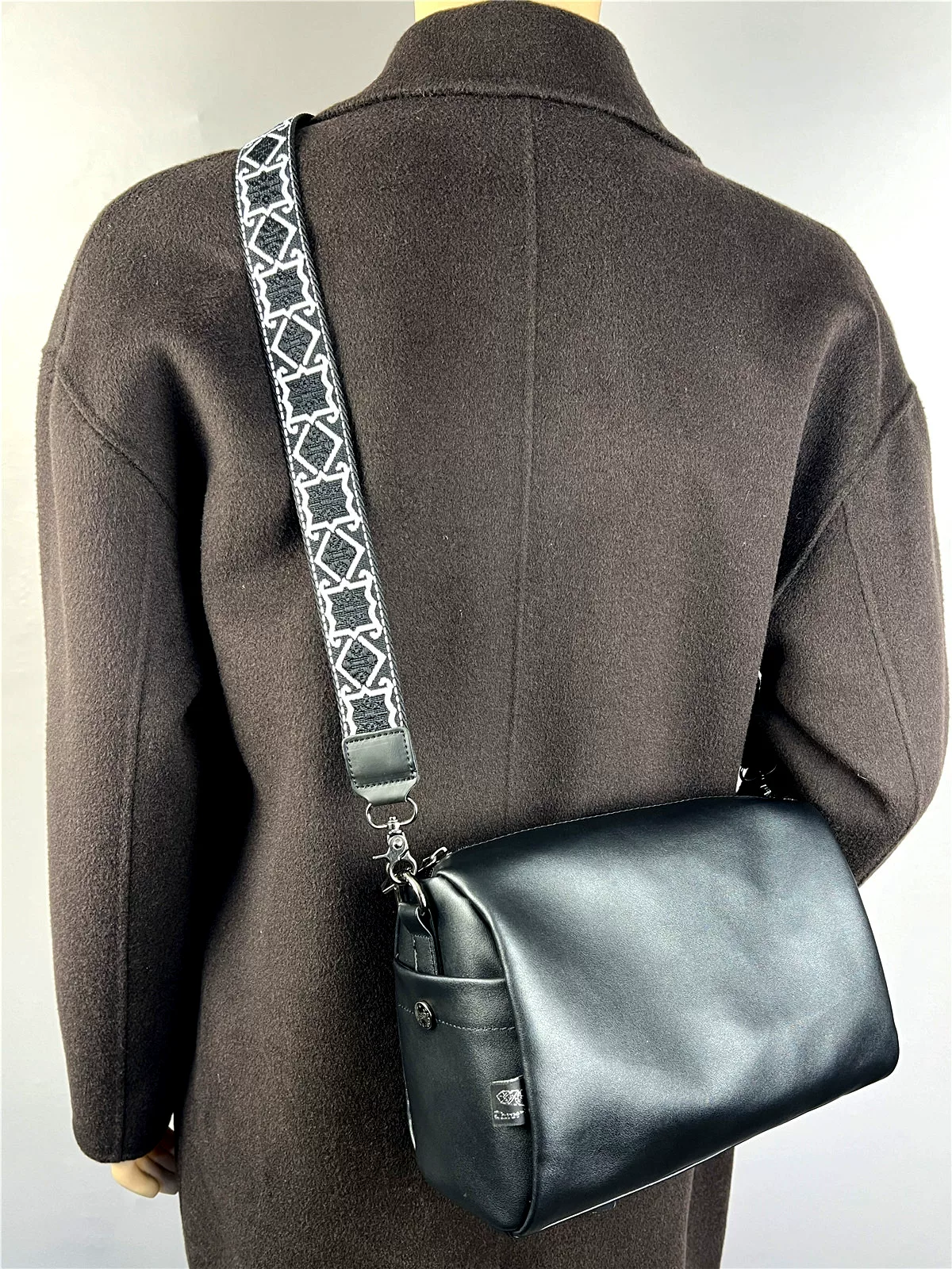 Túi đeo chéo nam da mềm phong cách Nhật Bản và Hàn Quốc, túi nam phong cách Nhật Bản thời thượng, túi đeo vai chất liệu da thật, ba lô ruy băng thời trang.