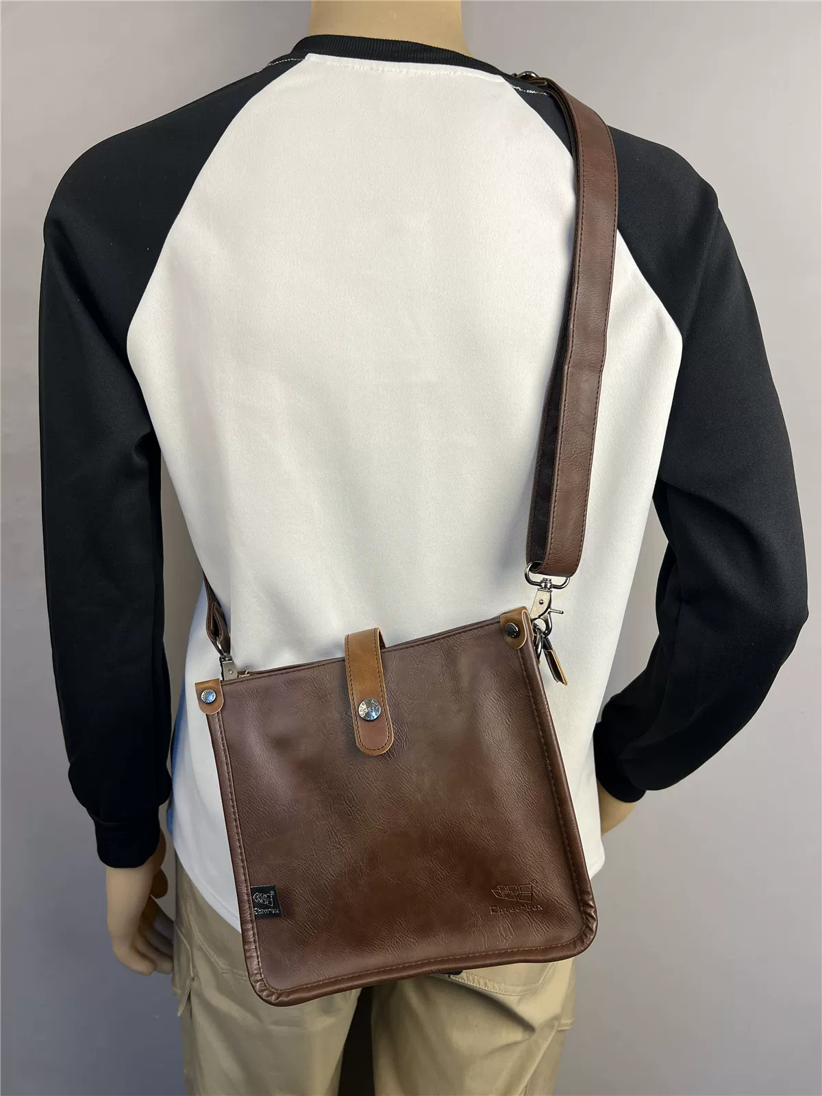 Túi đeo vai nam ba ngăn mới của Nhật Bản và Hàn Quốc hợp thời trang phong cách Nhật Bản chất liệu da thật túi đeo chéo ba lô da mềm dọc