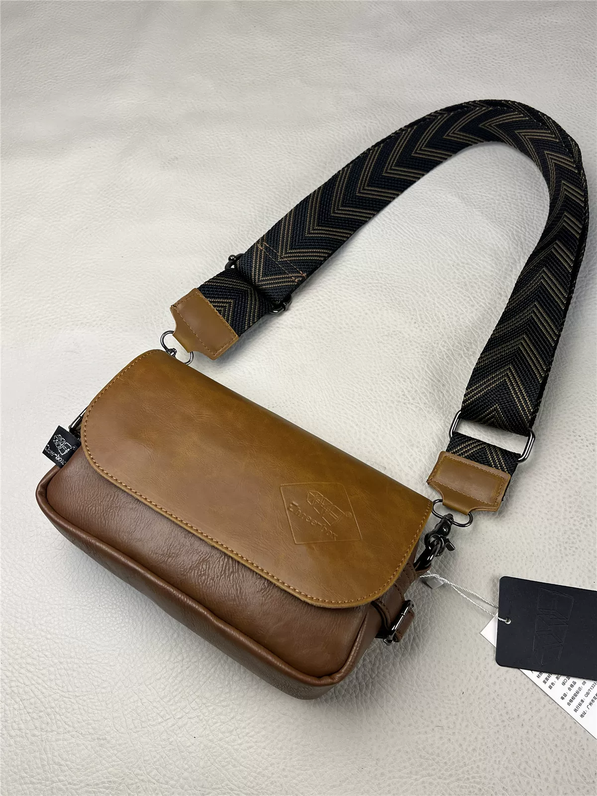 Túi đeo chéo nam da thật phong cách Nhật Bản và Hàn Quốc 2025, kiểu dáng giản dị, đeo vai đơn, retro, có dây ruy băng, túi đeo chéo nhỏ