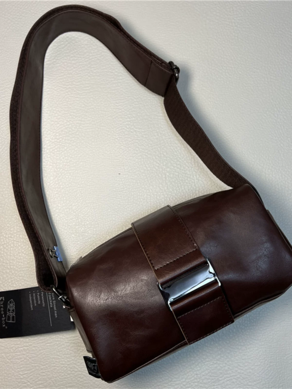 Túi đeo vai nam phong cách Trung Hoa Threebox, túi đeo chéo thời trang, túi đeo chéo thể thao thương hiệu thời thượng, kiểu dáng xe máy cá tính.