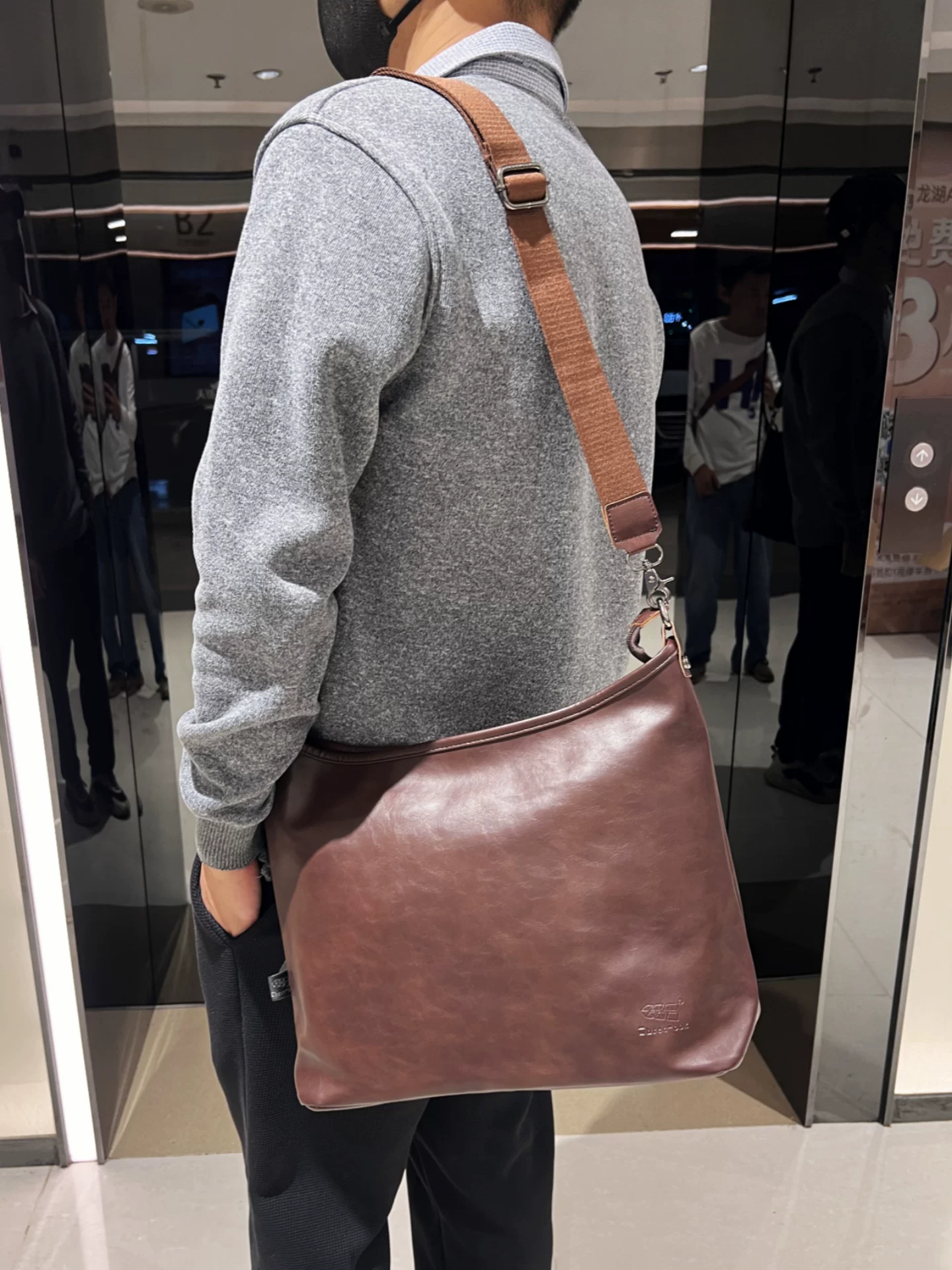 Túi xách nam mới 2025, túi tote da mềm đi làm, túi đeo chéo nam cỡ lớn, ba lô công sở nam phong cách Nhật Bản