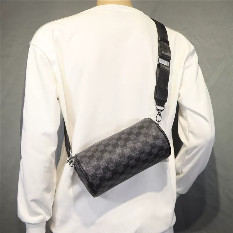 Túi đeo chéo nam thời trang 2024 kiểu Nhật, hình trụ, kẻ caro, phong cách casual, đựng điện thoại
