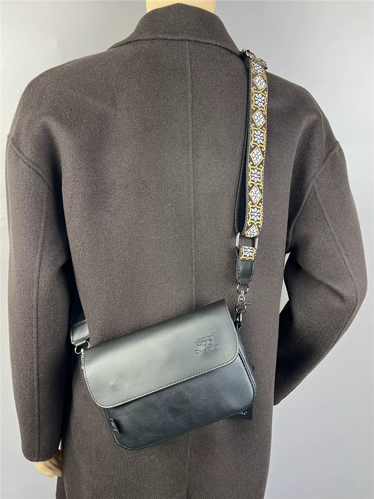 Túi đeo vai nam thời thượng 2025, túi đeo chéo phong cách quốc dân, túi da mềm đơn giản unisex dành cho sinh viên