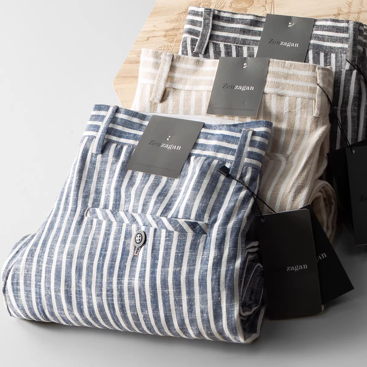 Quần vải lanh nam, kiểu dáng thẳng, chất liệu cotton-lanh, nhẹ, thoải mái, thoáng khí, hơi co giãn, thích hợp cho mùa hè.