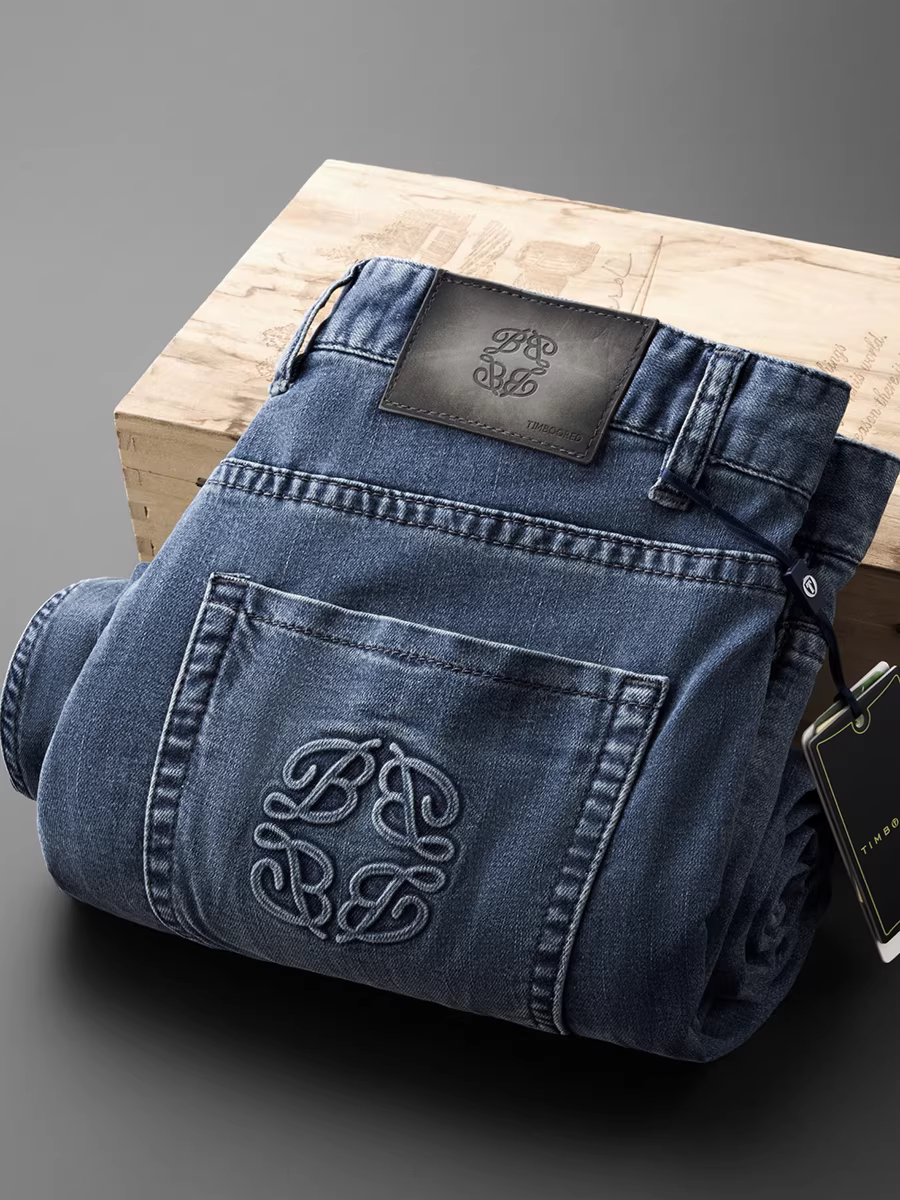 Quần jean nhẹ bằng vải cotton Tencel phong cách mới mùa xuân hè dành cho nam, ống thẳng, dáng rộng, đa năng, quần dài mềm mại, giản dị, đa năng, thân thiện với làn da.