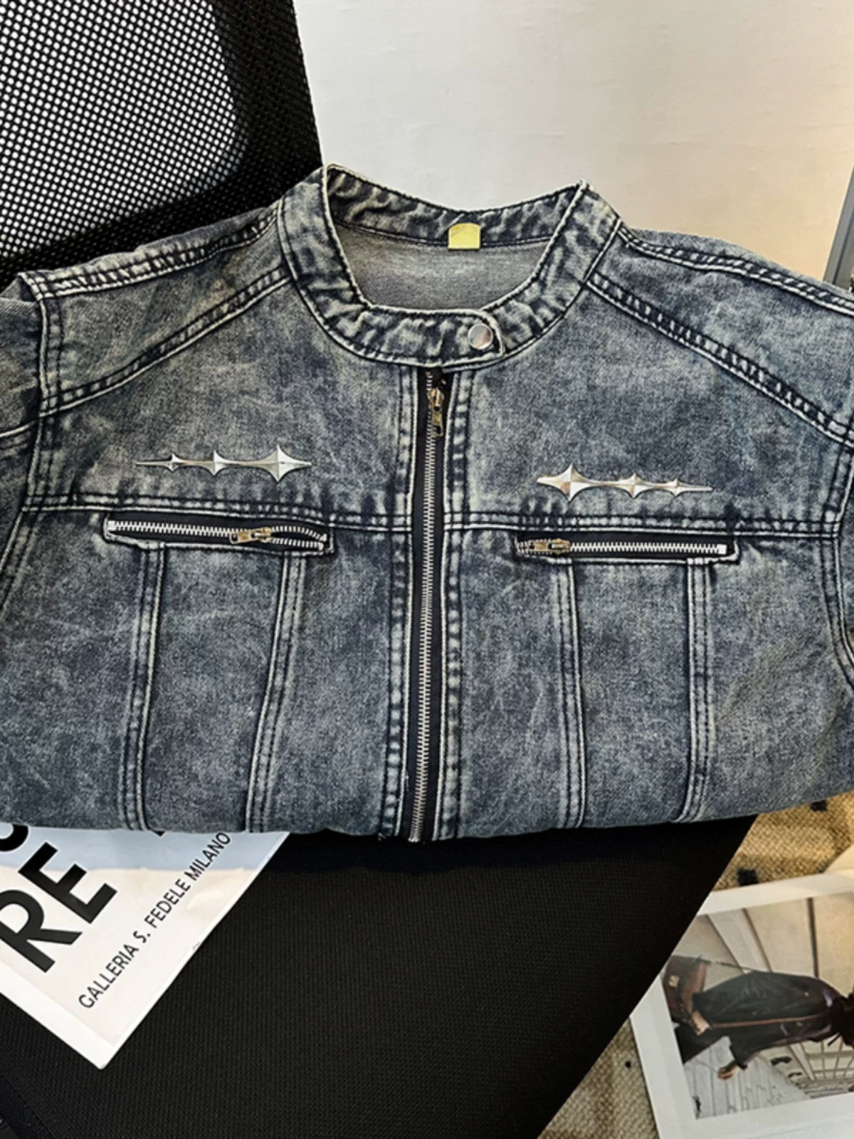 Áo khoác denim ngắn kiểu Mỹ có đệm vai, mùa xuân thu, áo nam cá tính và sành điệu, dáng rộng, hợp thời trang, cảm giác cao cấp, áo khoác cổ đứng.