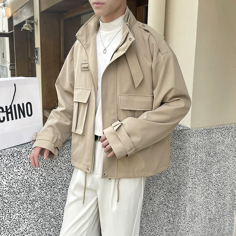 Áo khoác công sở có túi lớn dành cho nam, mùa xuân và mùa thu, áo gió ngắn phong cách Hồng Kông, áo khoác cổ đứng dáng rộng phong cách Hàn Quốc hợp thời trang.