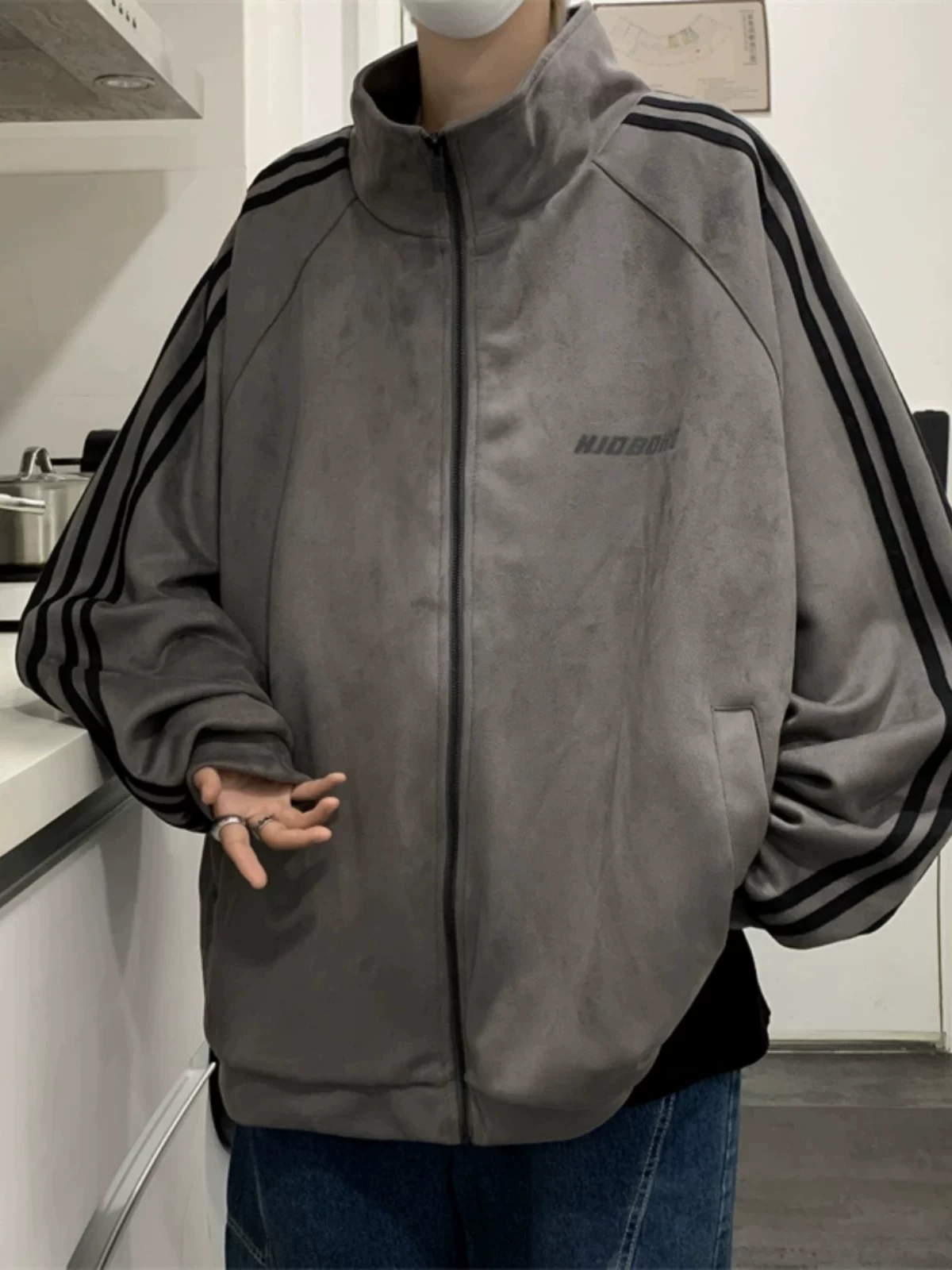 Áo khoác thể thao sọc cho nam, áo khoác da lộn cao cấp thời trang xuân thu, áo khoác cardigan rộng rãi phong cách retro Mỹ.