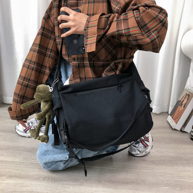 Túi đeo chéo màu trơn phong cách Harajuku Nhật Bản đa năng dành cho cả nam và nữ Túi đeo chéo màu trơn phong cách Hàn Quốc INS Túi đeo vai phong cách Hồng Kông sức chứa lớn