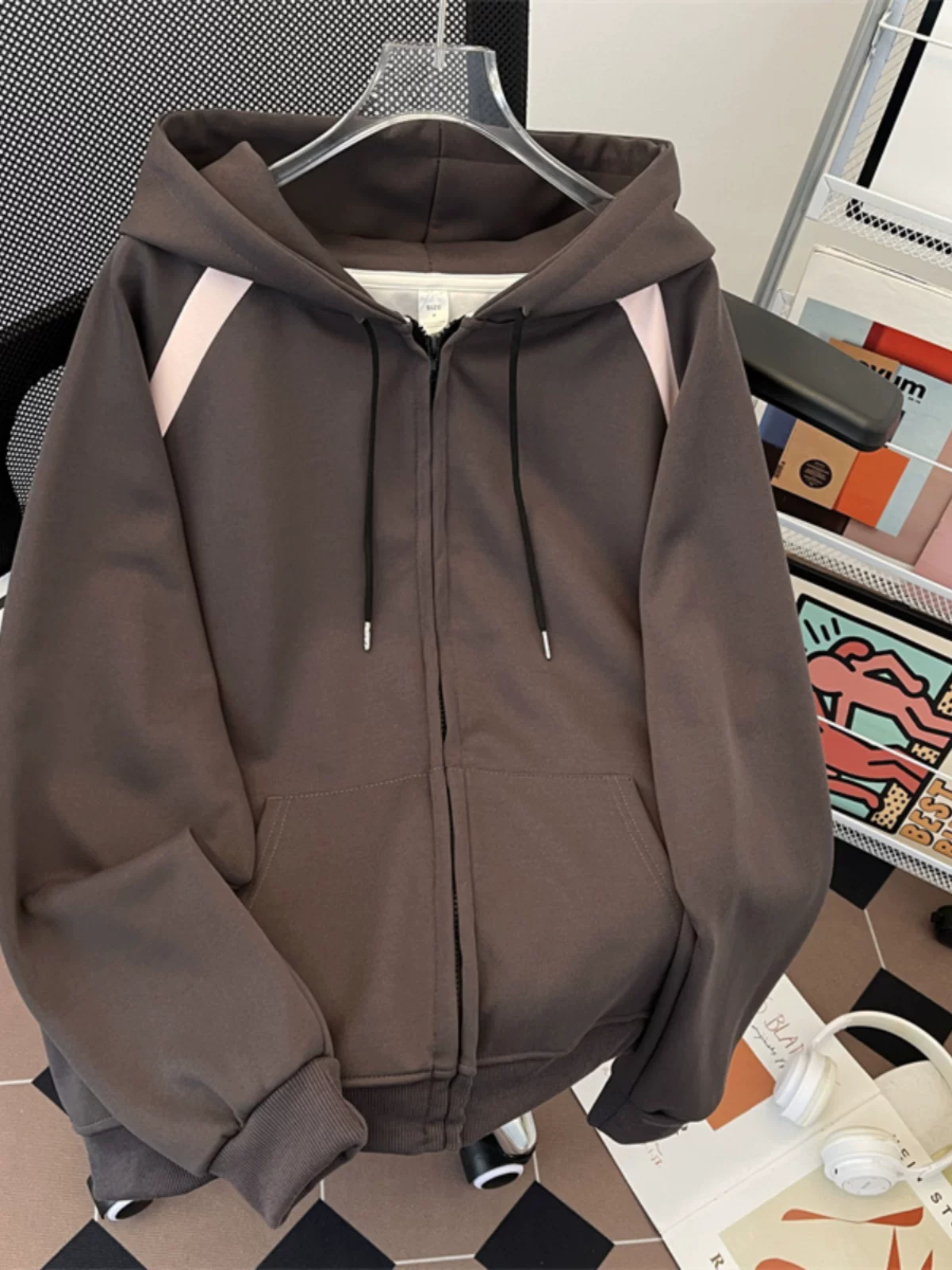 Áo khoác cardigan có khóa kéo phối màu dành cho nam, áo khoác thể thao phong cách Mỹ cổ điển mùa thu đông, áo khoác có mũ rộng rãi hợp thời trang, quần áo cặp đôi thương hiệu thời thượng.