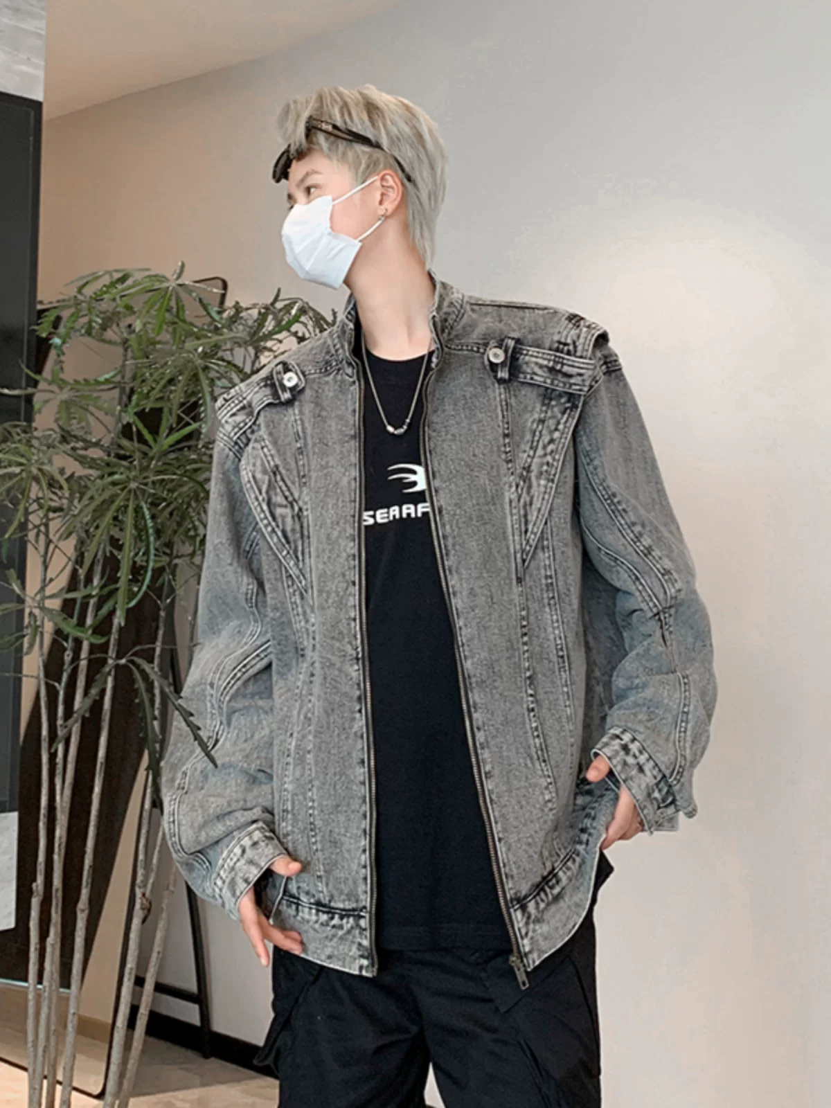 Áo khoác denim nam phong cách Mỹ cổ điển mùa xuân thu, có đệm vai, kiểu dáng rộng rãi, hợp thời trang, mang lại cảm giác cao cấp.