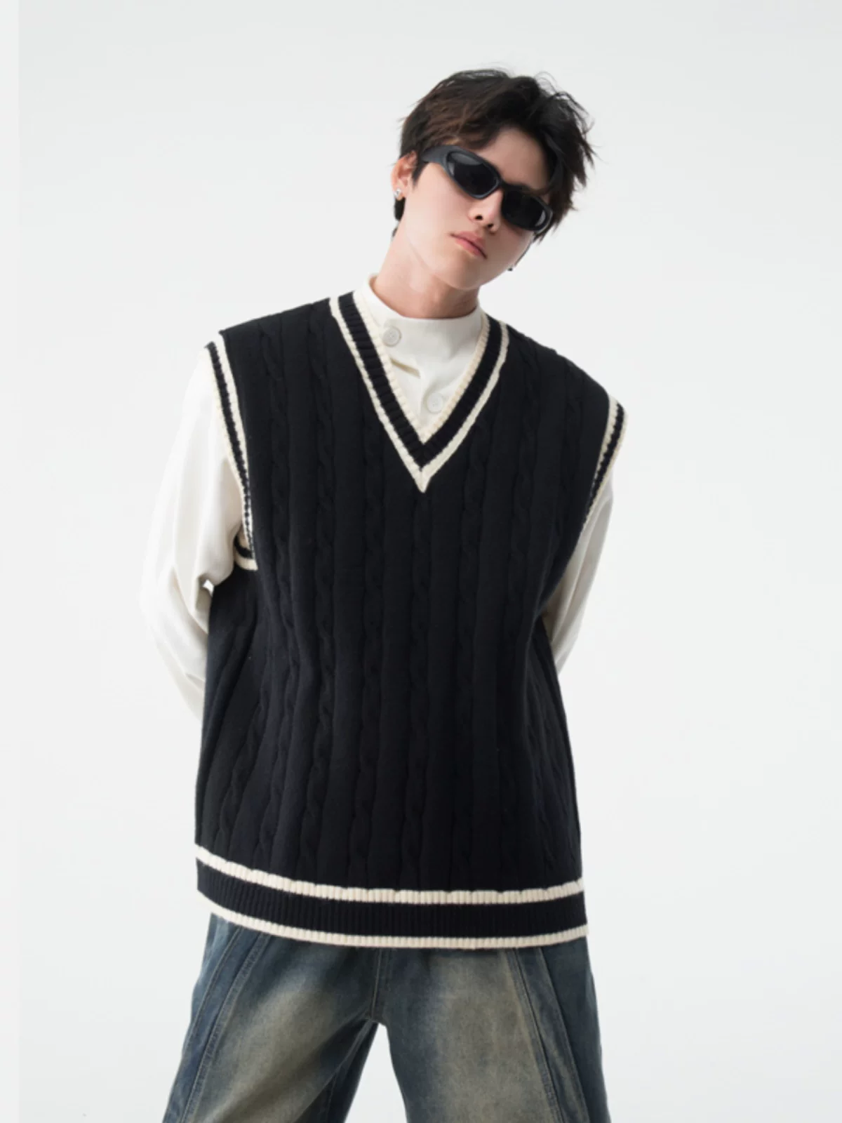 Áo len cổ chữ V phong cách học viện dành cho nam, áo len dệt kim retro Mỹ mùa thu đông, áo vest cặp đôi thời thượng.