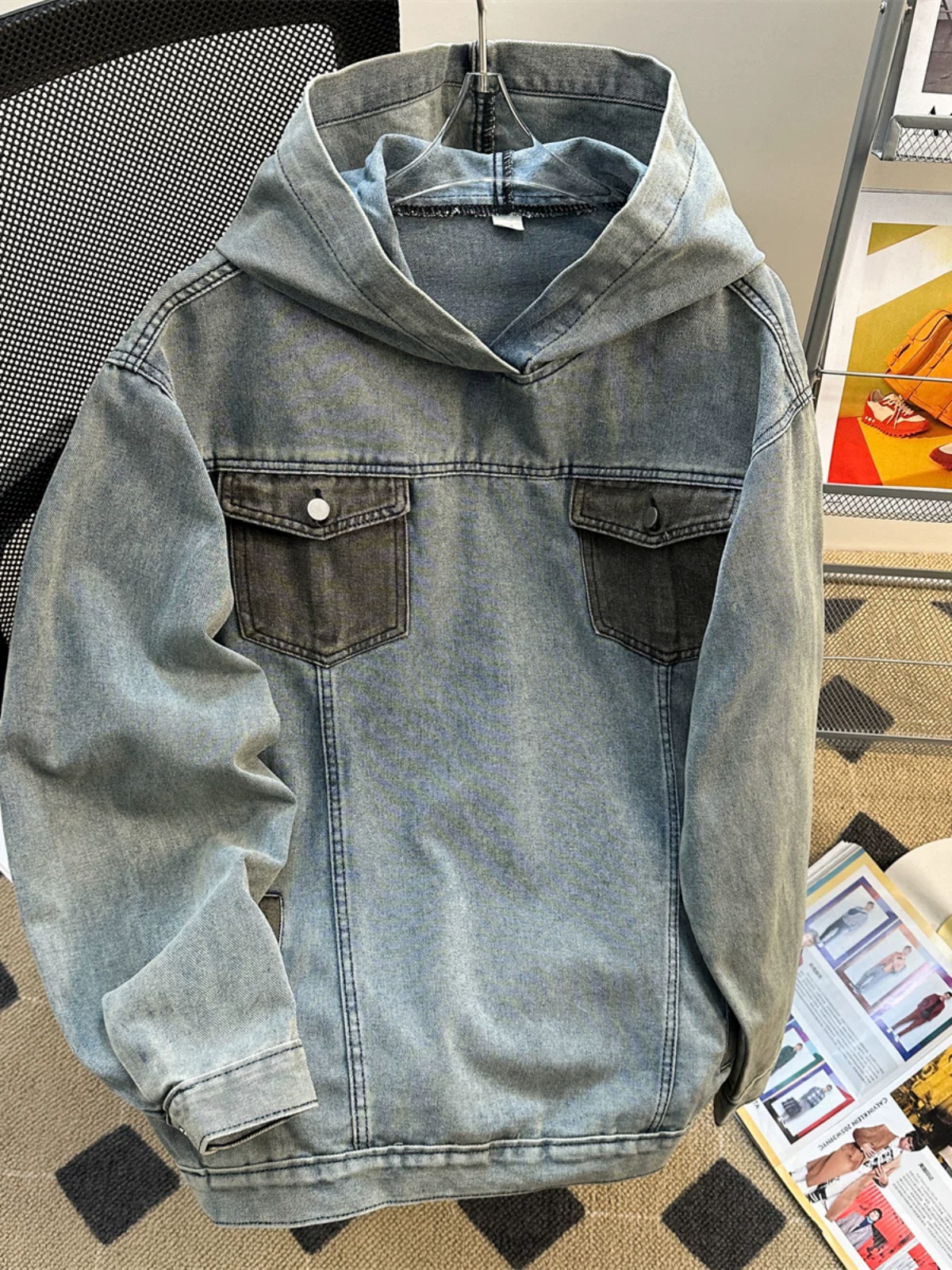 Áo nỉ denim đường phố cao cấp của Mỹ dành cho nam, áo khoác chui đầu cổ điển dày dặn mùa xuân thu, áo khoác có mũ trùm đầu rộng rãi của thương hiệu thời thượng.